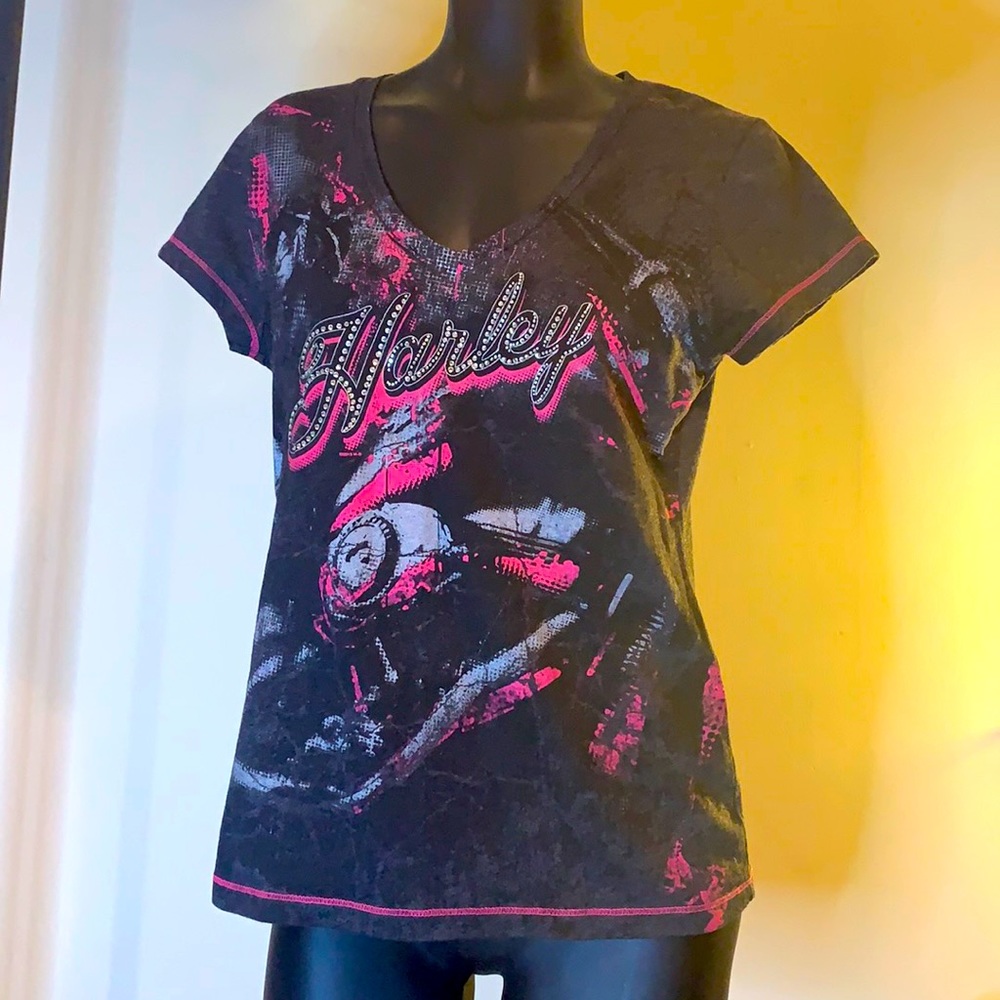 Women’s Small Harley Davidson Black/ Pink Tee with rhinestone Harley Like New